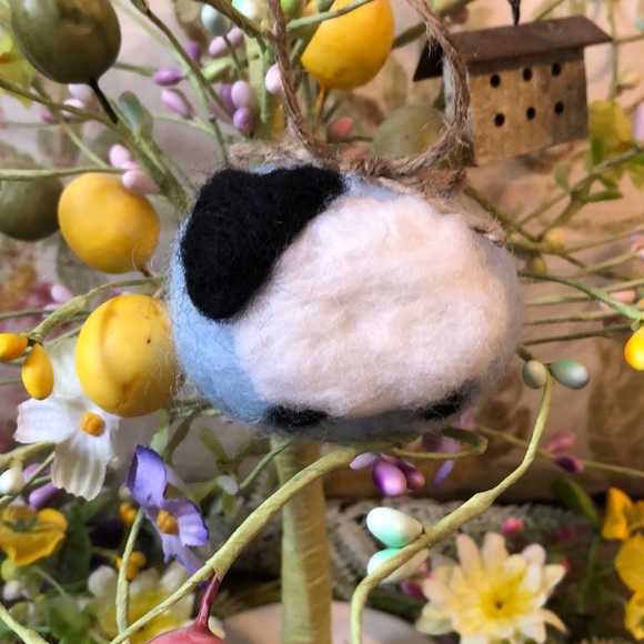 Handmade needle felted Easter egg spring sheep ornament collectable decoration - Picture 2 of 8